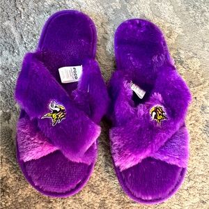Minnesota Vikings Fuzzy Slippers FOCO New without tags